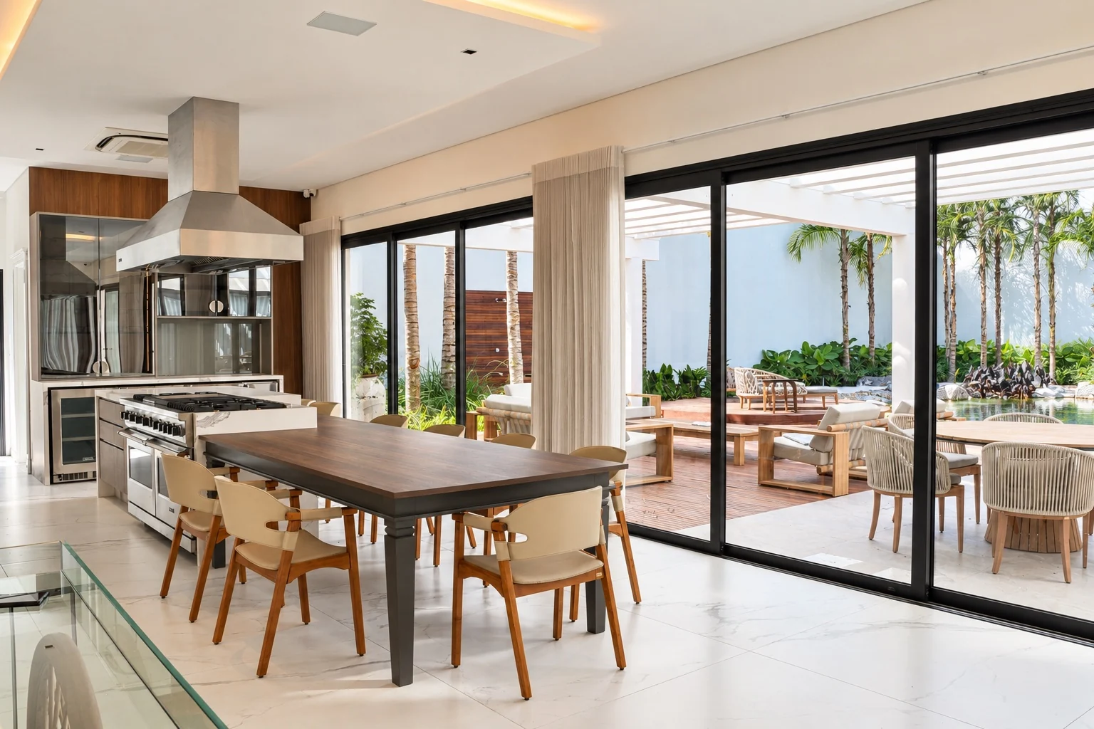Área gourmet com vista para o jardim